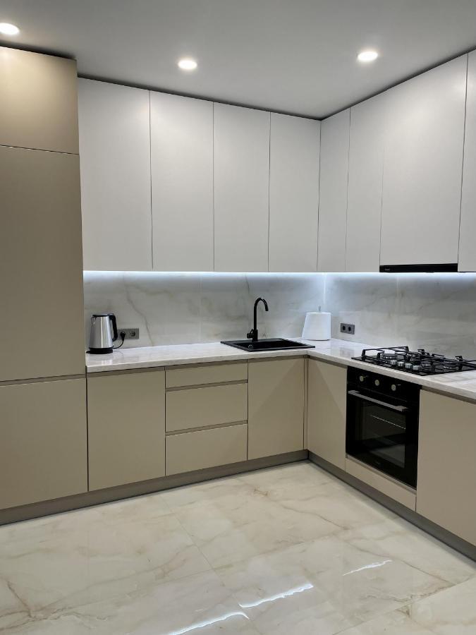 Жк Great Britain Apartment Lviv Bagian luar foto