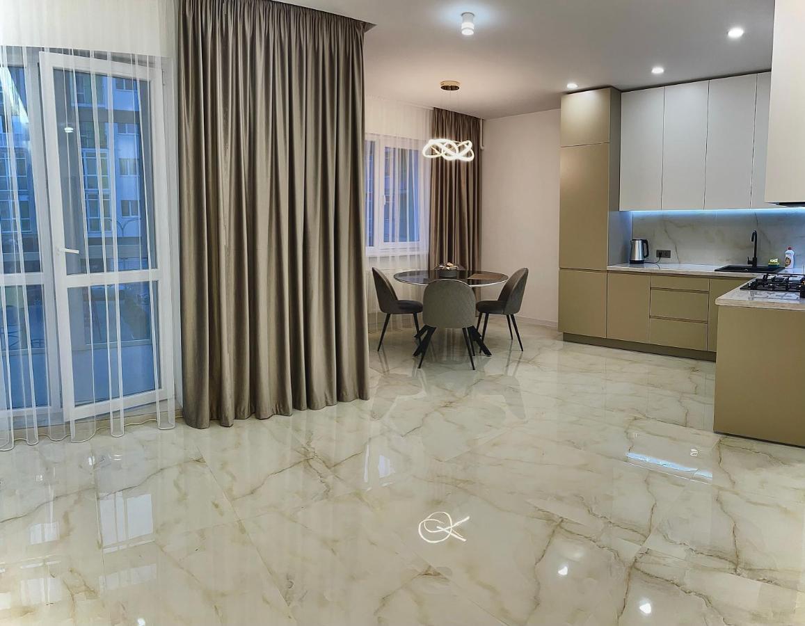 Жк Great Britain Apartment Lviv Bagian luar foto